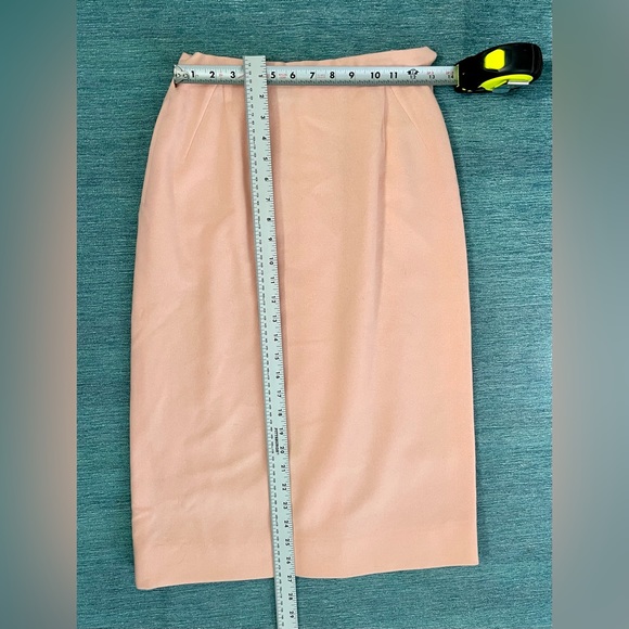 Vintage Retro 1960’s Mid Length Peach 100% Wool Skirt by a coordinate by Talbott - Picture 4 of 16